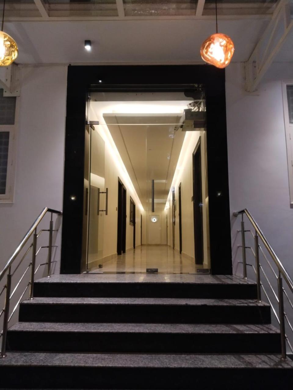 Hotel The Glass House Greater Noida Exterior foto